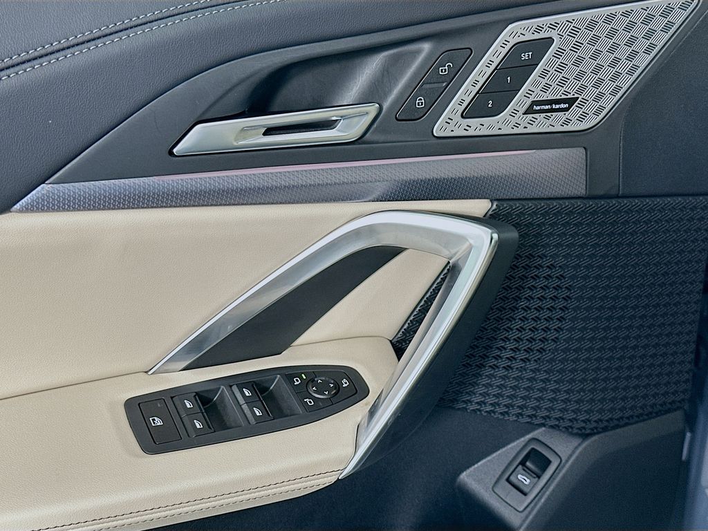 Thumbnail: 2025 BMW X1 - 17