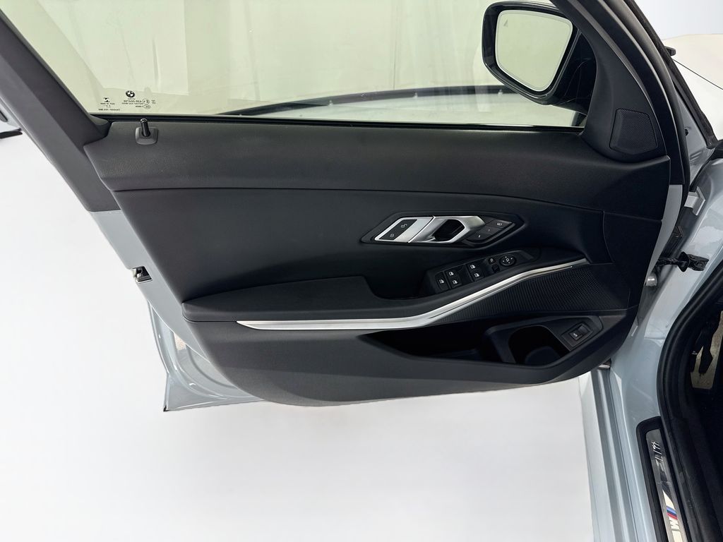 Thumbnail: 2023 BMW 3 Series - 24