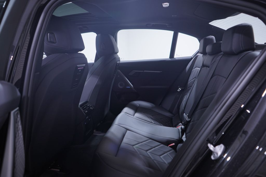 Thumbnail: 2026 BMW 5 Series - 9