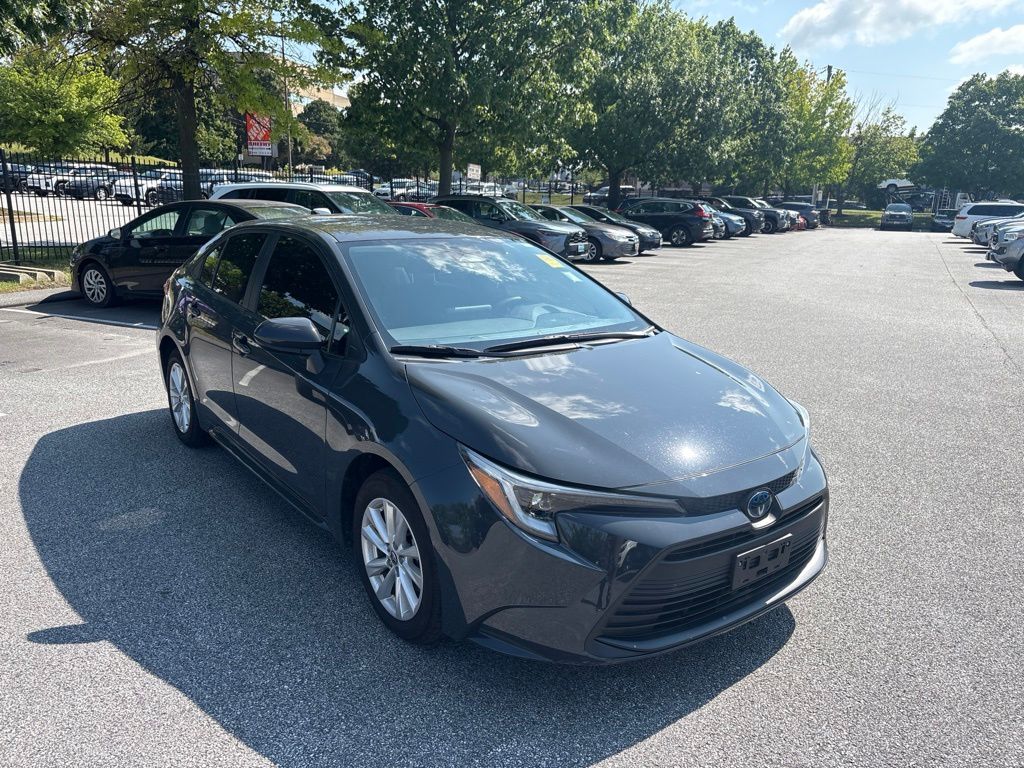 Used 2024  Toyota LE image 2