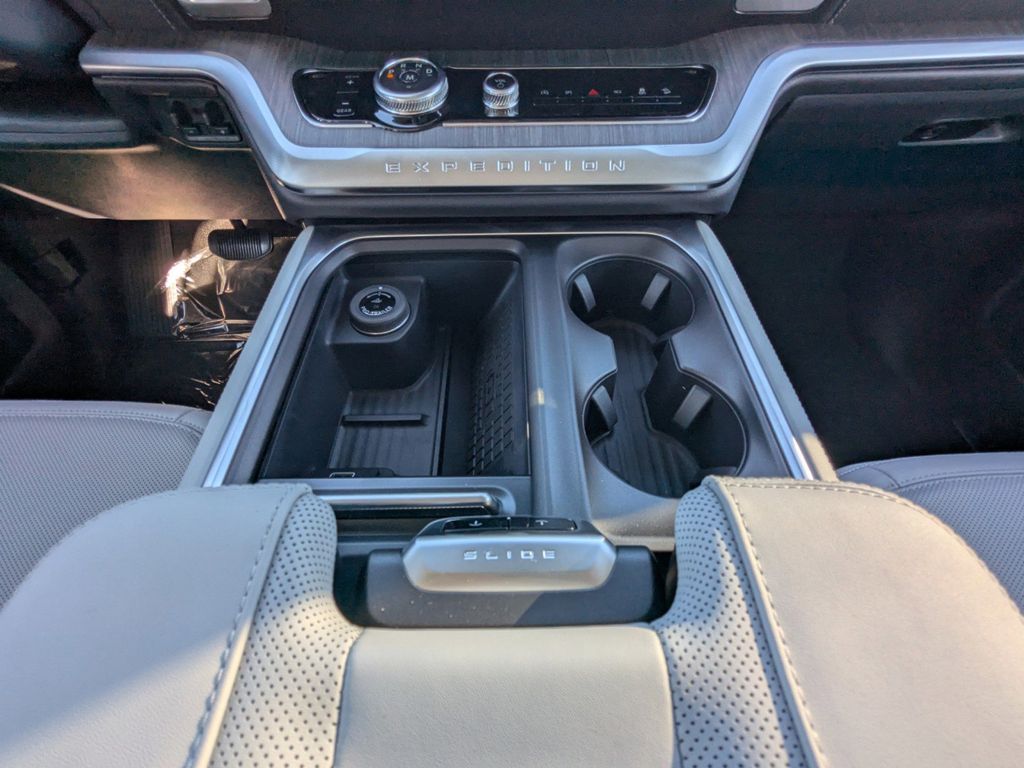 2025 Ford Expedition Platinum MAX