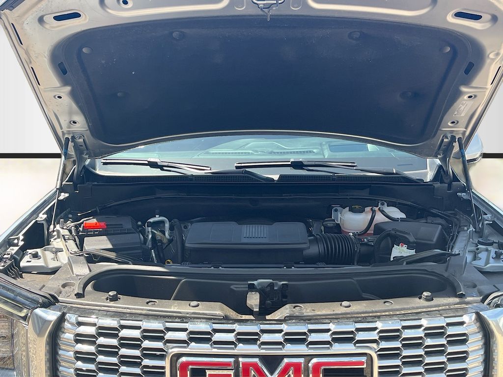 Used 2024 Silver GMC Denali image 32