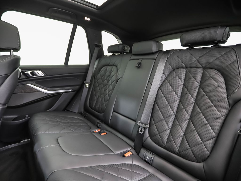 Thumbnail: 2025 BMW X5 - 23