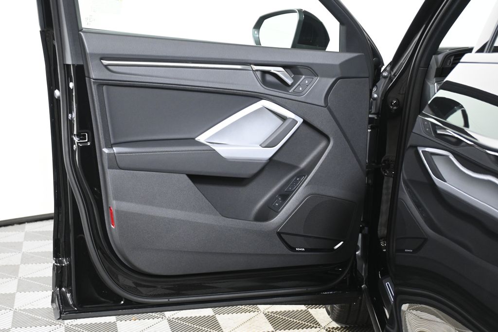 Thumbnail: 2025 Audi Q3 - 23