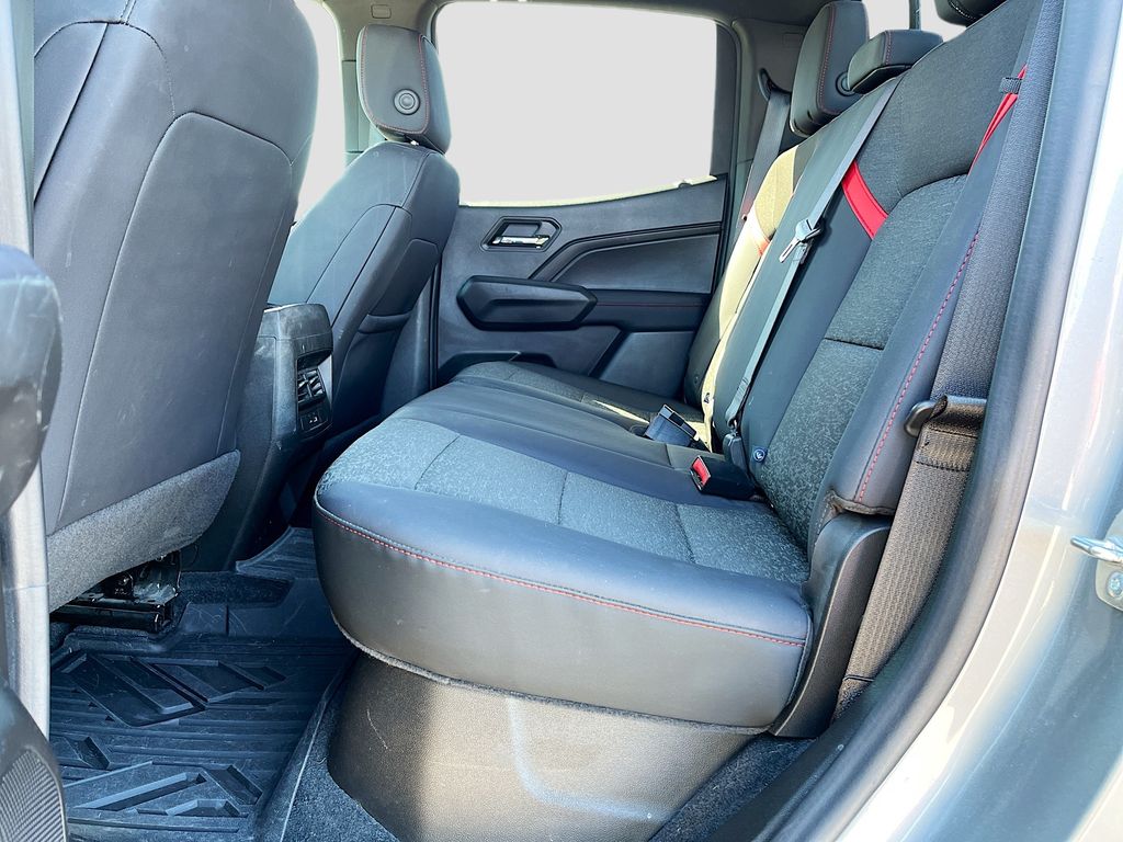 Used 2024 Gray Chevrolet Z71 image 23