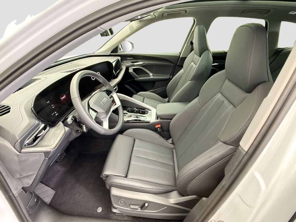 Thumbnail: 2025 Audi Q5 - 19