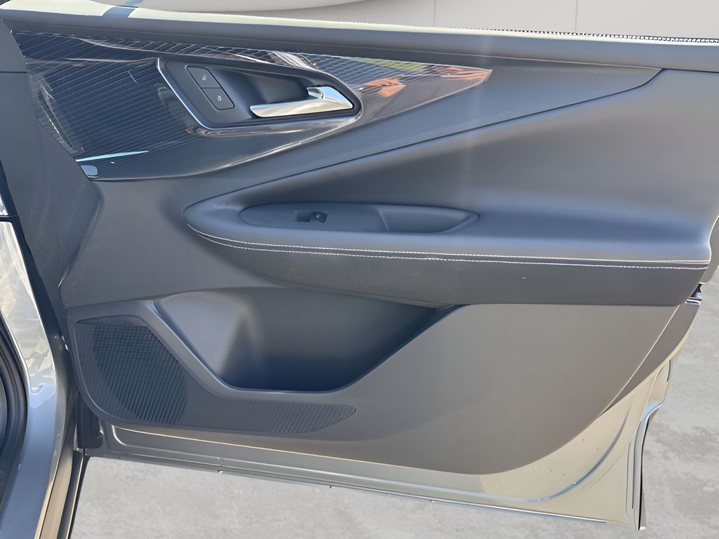 2025 Chevrolet Blazer EV LT - Photo 30