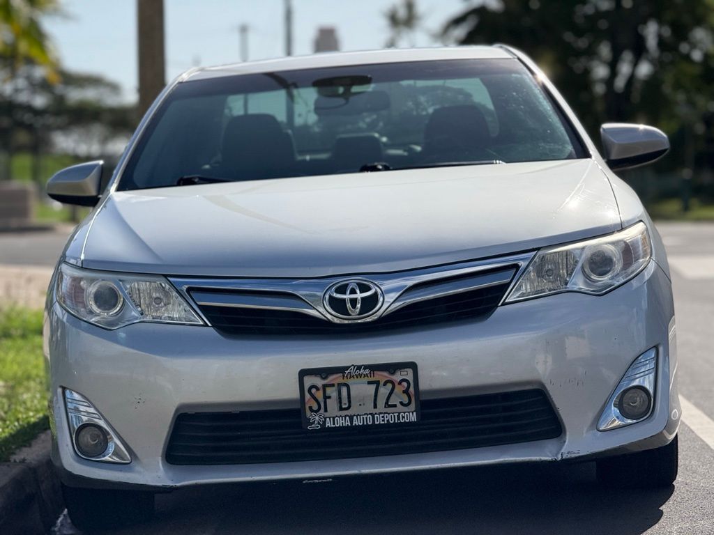2014 Toyota Camry SE V6 photo