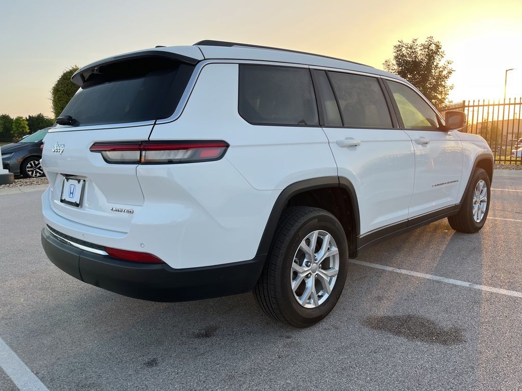 Thumbnail: 2023 Jeep Grand Cherokee L - 4