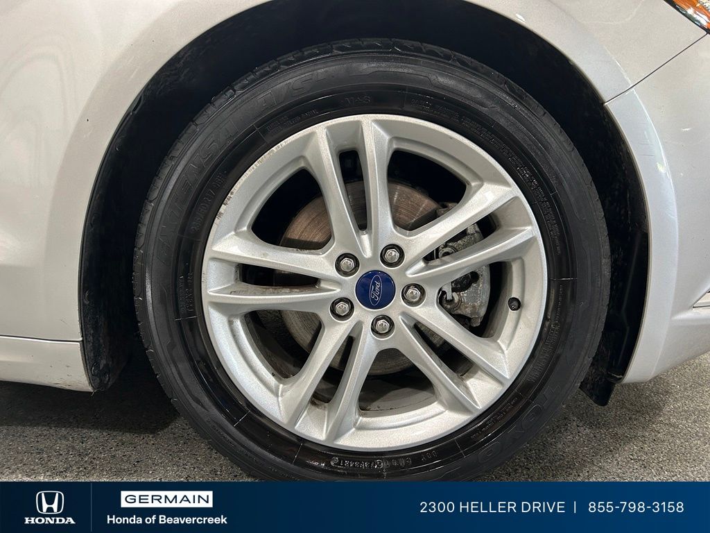 Used 2018 Silver Ford SE image 12