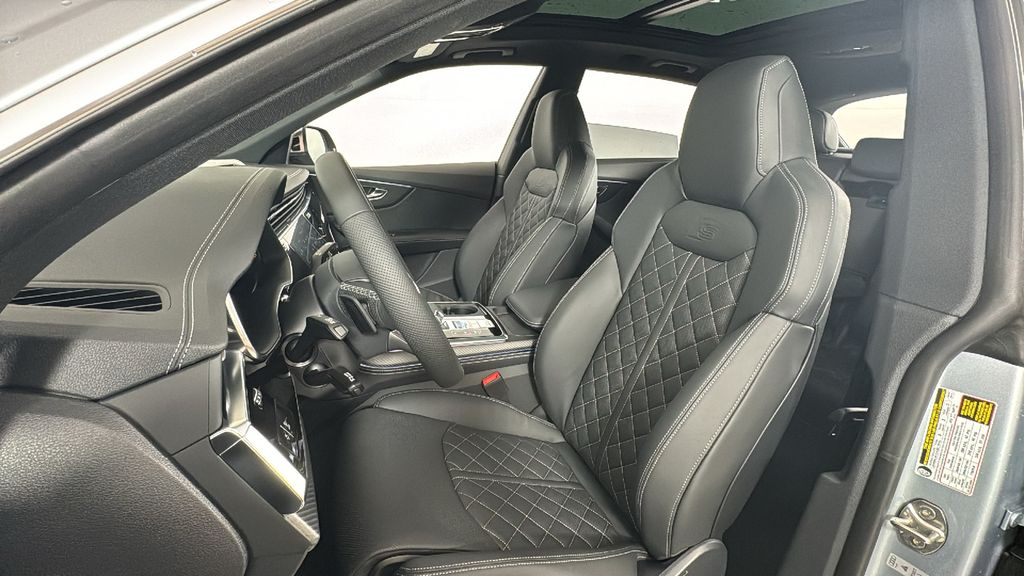 Thumbnail: 2024 Audi SQ8 - 29