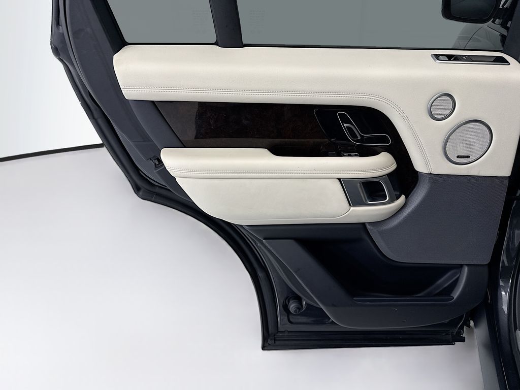 Thumbnail: 2022 Land Rover Range Rover - 25