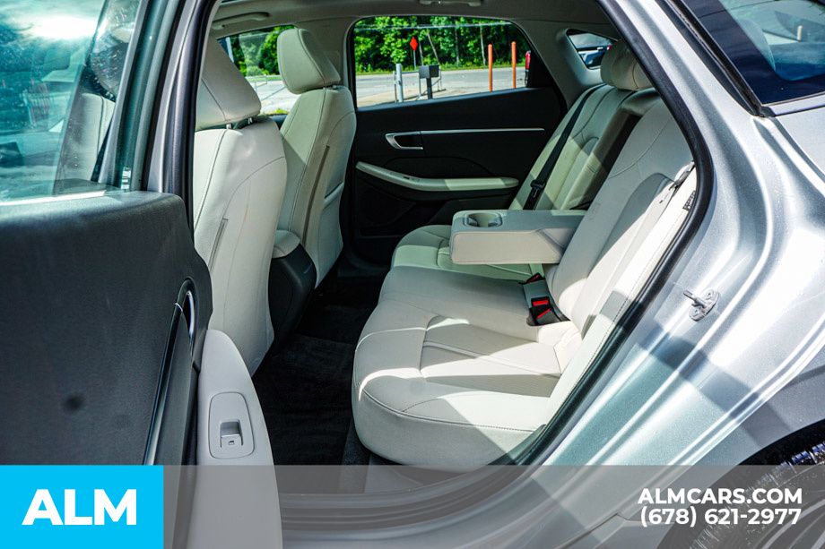 Used 2024 Silver Hyundai SEL image 21