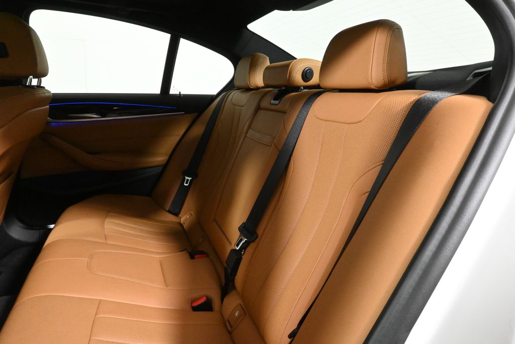 Thumbnail: 2022 BMW 5 Series - 4