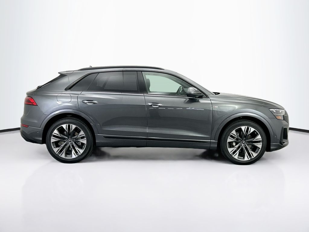Thumbnail: 2026 Audi Q8 - 4