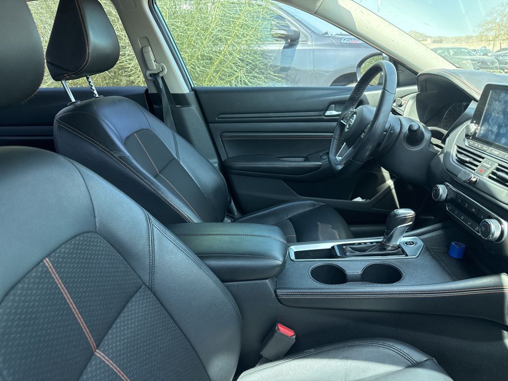 Thumbnail: 2019 Nissan Altima - 6