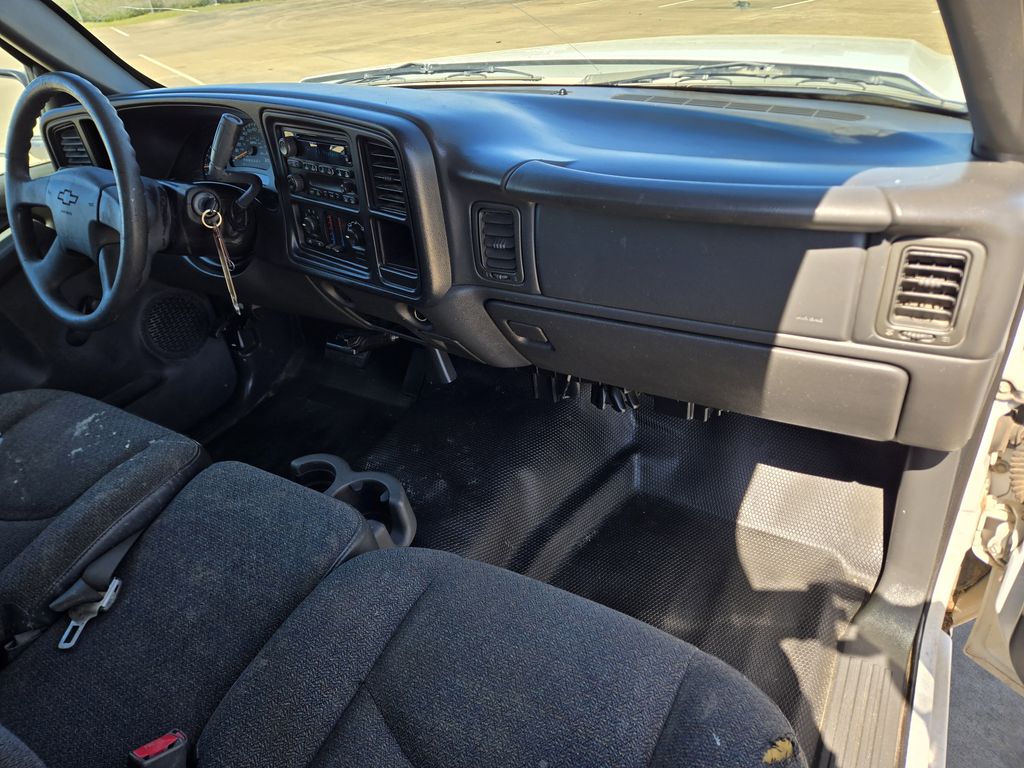 2007 Chevrolet Silverado 1500 Classic Work Truck - 9