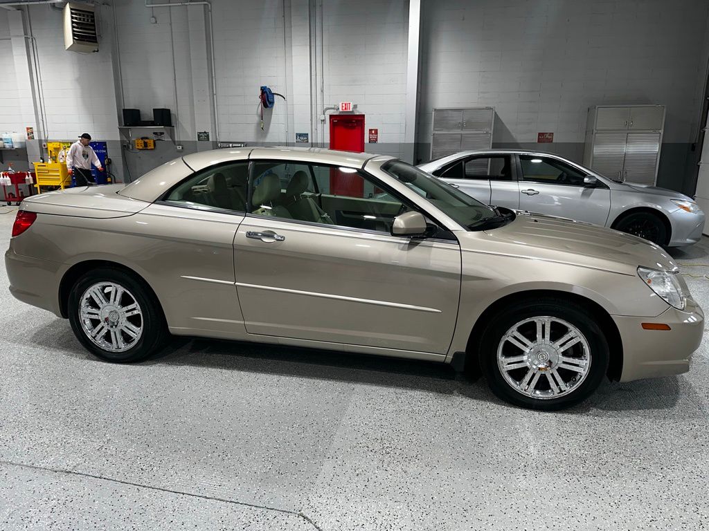 Light Sandstone Metallic Clearcoat/Black Vinyl Top 2008 Chrysler Sebring Limited Convertible FWD Convertible Front-Wheel Drive 6-Speed Automatic