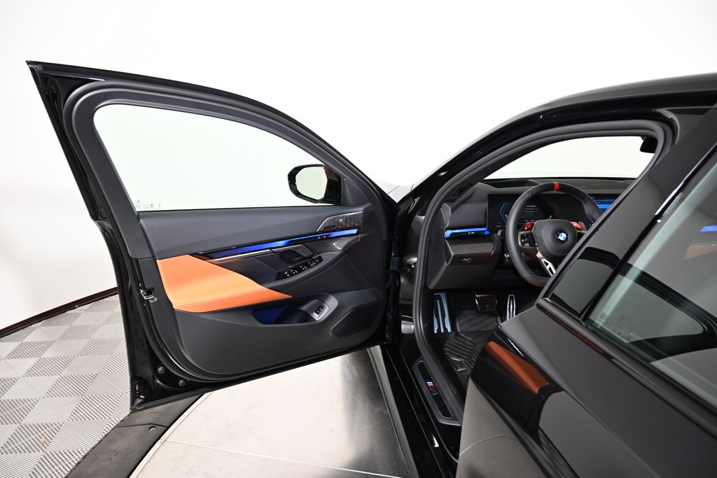 Thumbnail: 2026 BMW M5 - 22