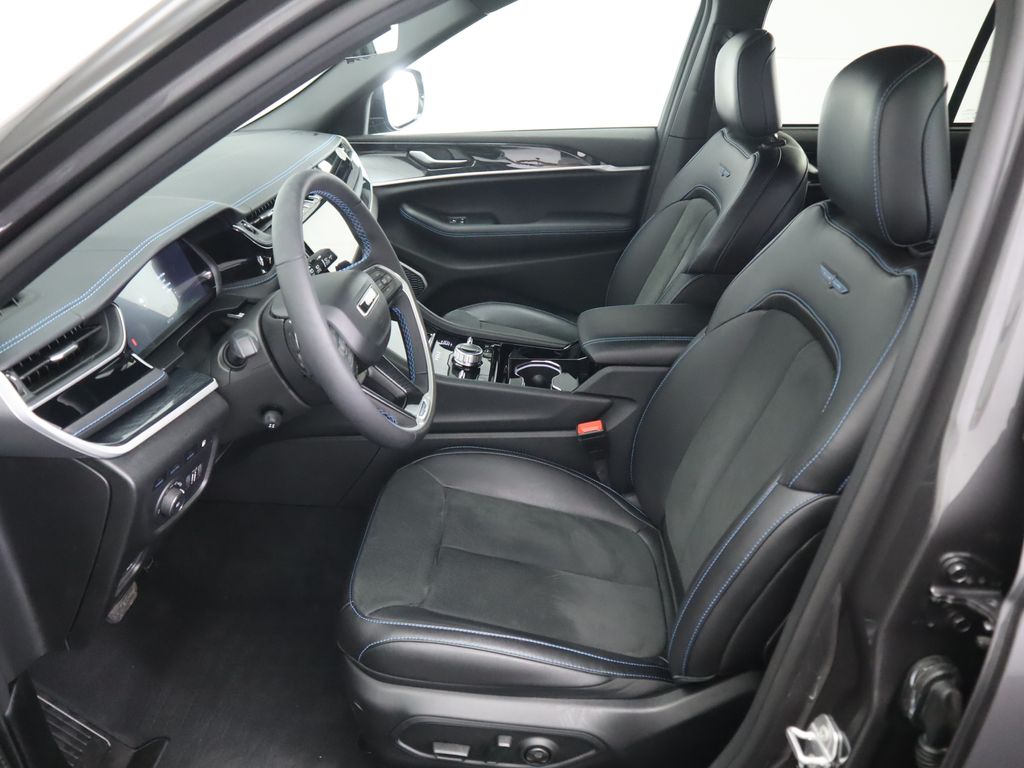 Thumbnail: 2022 Jeep Grand Cherokee - 20