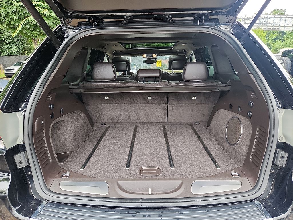Thumbnail: 2017 Jeep Grand Cherokee - 30