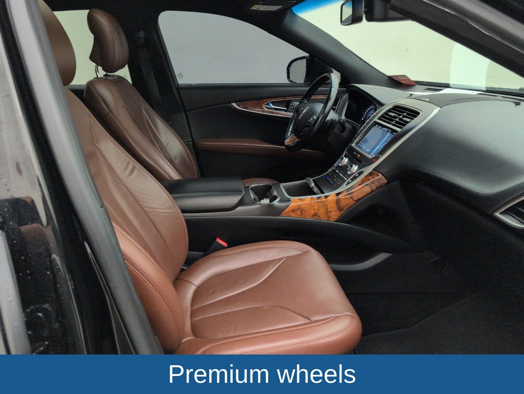 Used 2018 Black Lincoln Reserve image 15