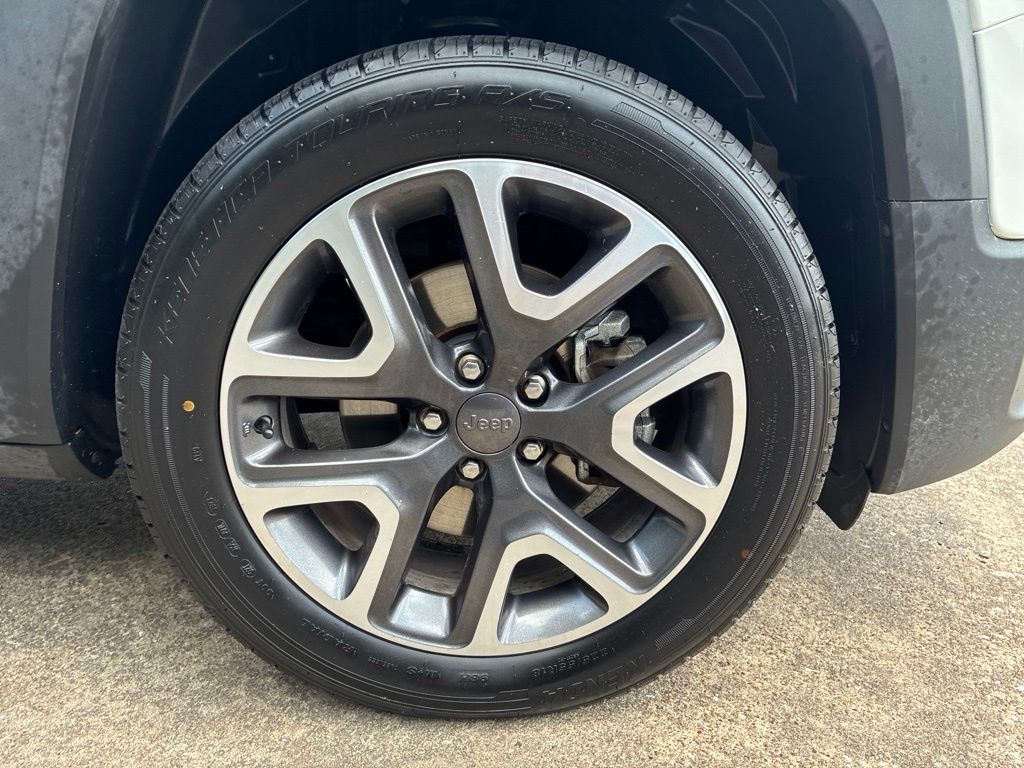 2018 Jeep Renegade Latitude White at Durrett Motor Company