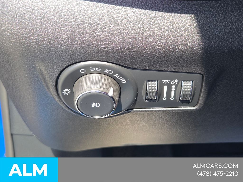 Used 2024 Blue Jeep Limited image 28