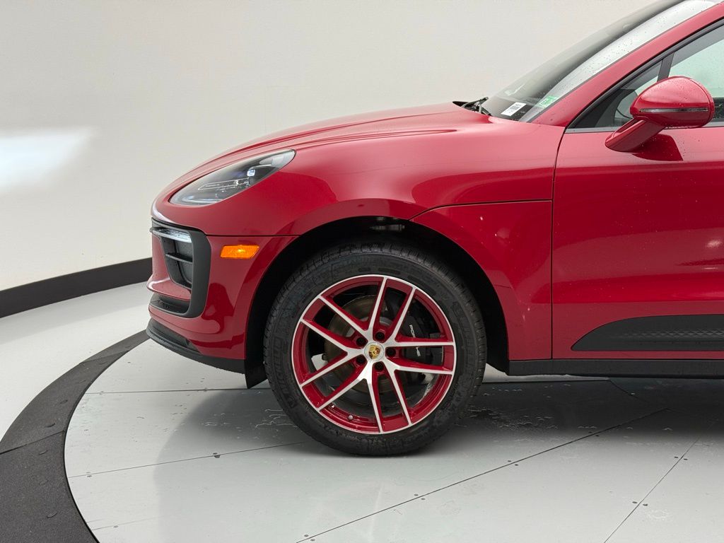 Thumbnail: 2025 Porsche Macan - 29