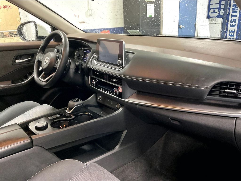 2023 Nissan Rogue — photo 14
