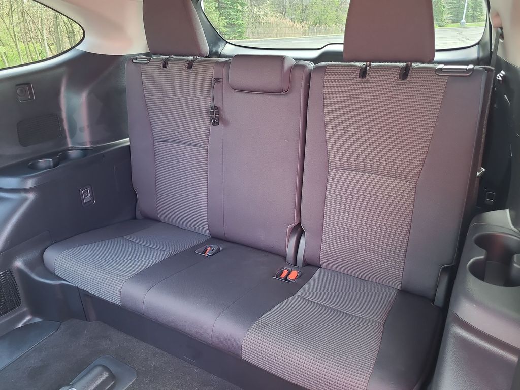 2023 Toyota Highlander LE 21