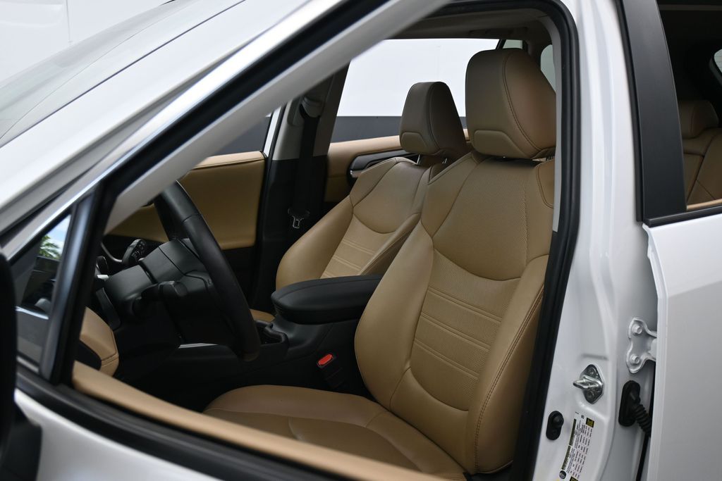 2023 Toyota RAV4 Limited - Photo 10