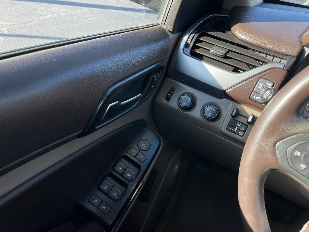 Thumbnail: 2018 Chevrolet Tahoe - 23