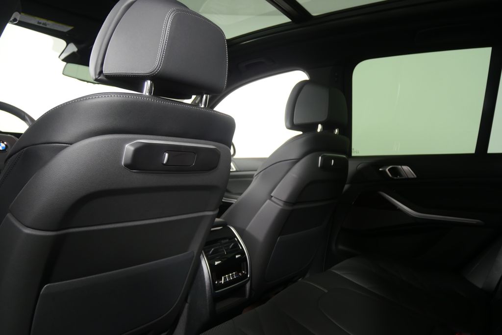 Thumbnail: 2026 BMW X5 - 17