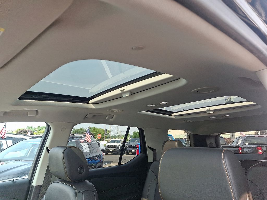 Thumbnail: 2020 Chevrolet Traverse - 16