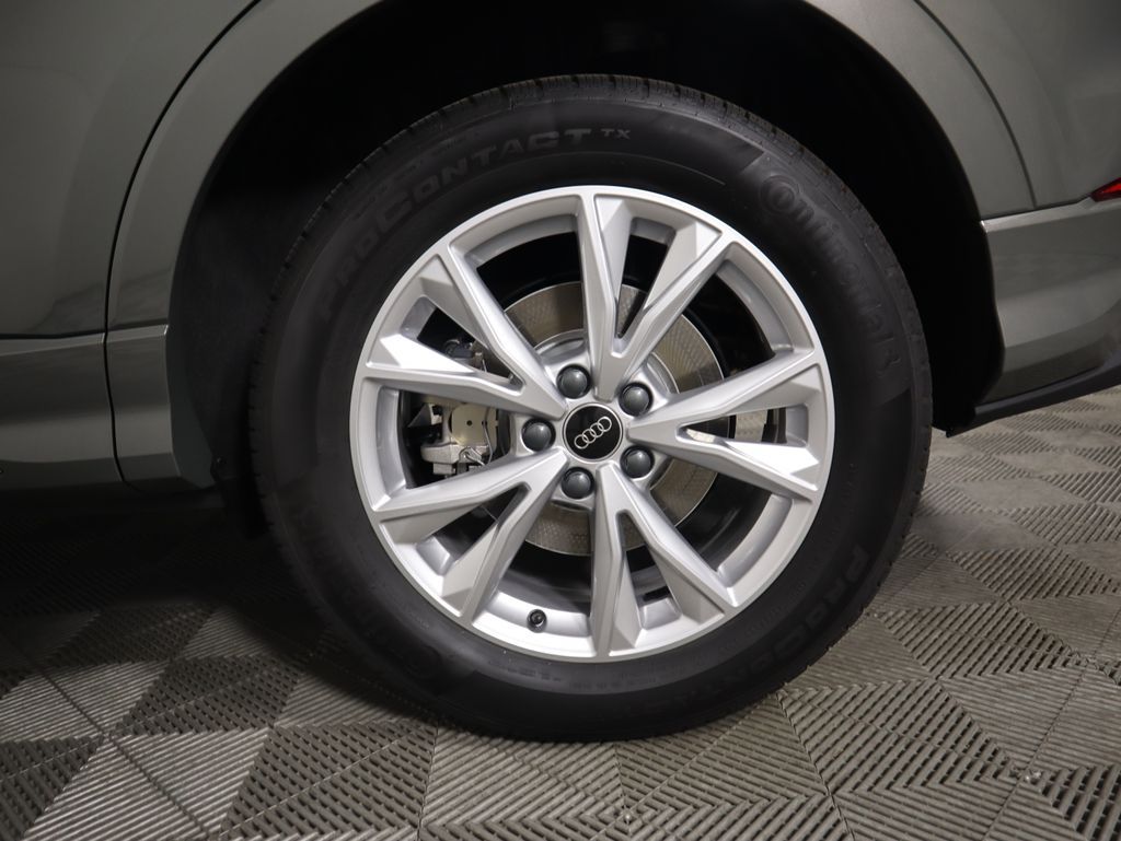 Thumbnail: 2025 Audi Q3 - 31