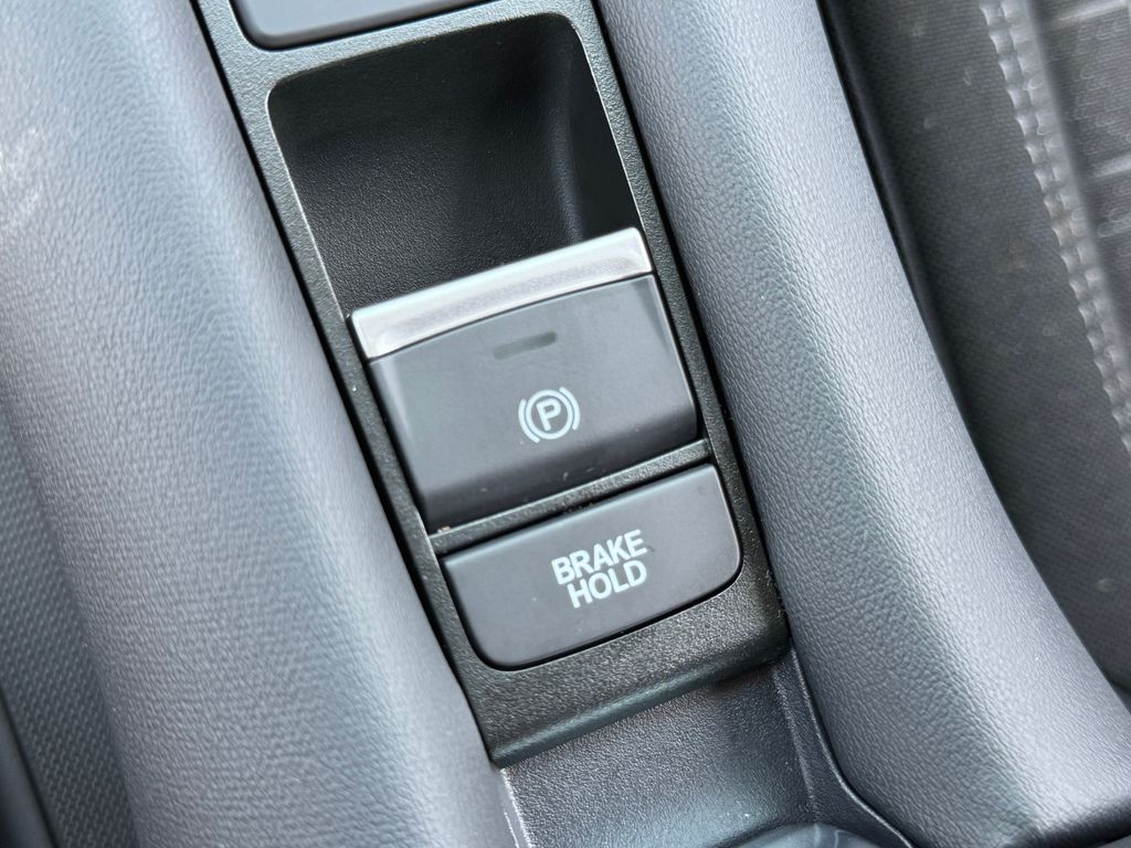 2025 Honda HR-V AWD LX
