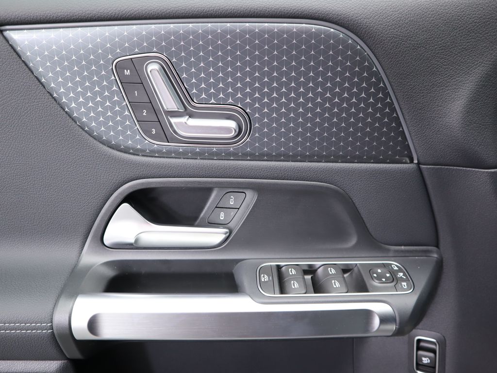 2024 Mercedes-Benz EQB 250+ 24