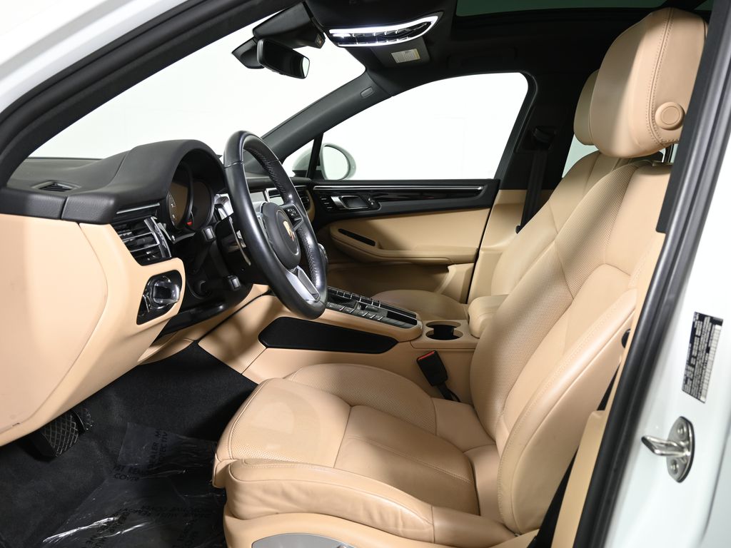 Thumbnail: 2021 Porsche Macan - 5