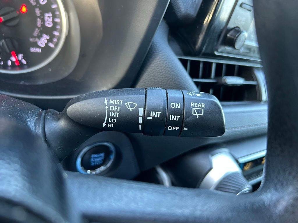 Thumbnail: 2021 Toyota RAV4 - 21