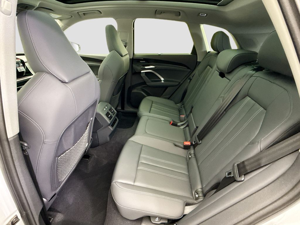 Thumbnail: 2025 Audi Q5 - 21