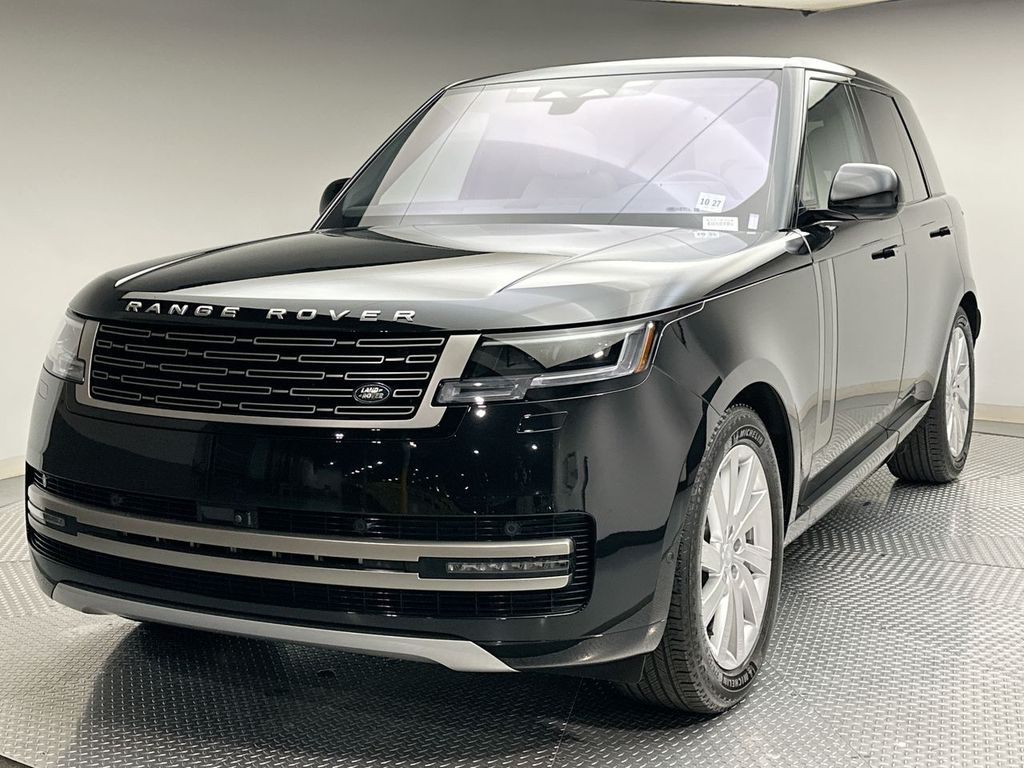 2023 Land Rover Range Rover SE Hero Image