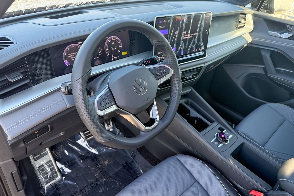 New 2026  Volkswagen 2.0T SE R-Line Black image 12