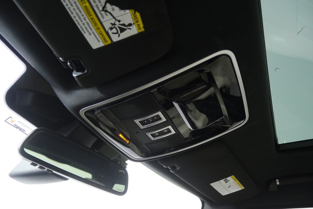 Thumbnail: 2016 Land Rover Range Rover - 18