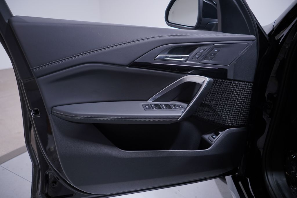 Thumbnail: 2026 BMW X1 - 10