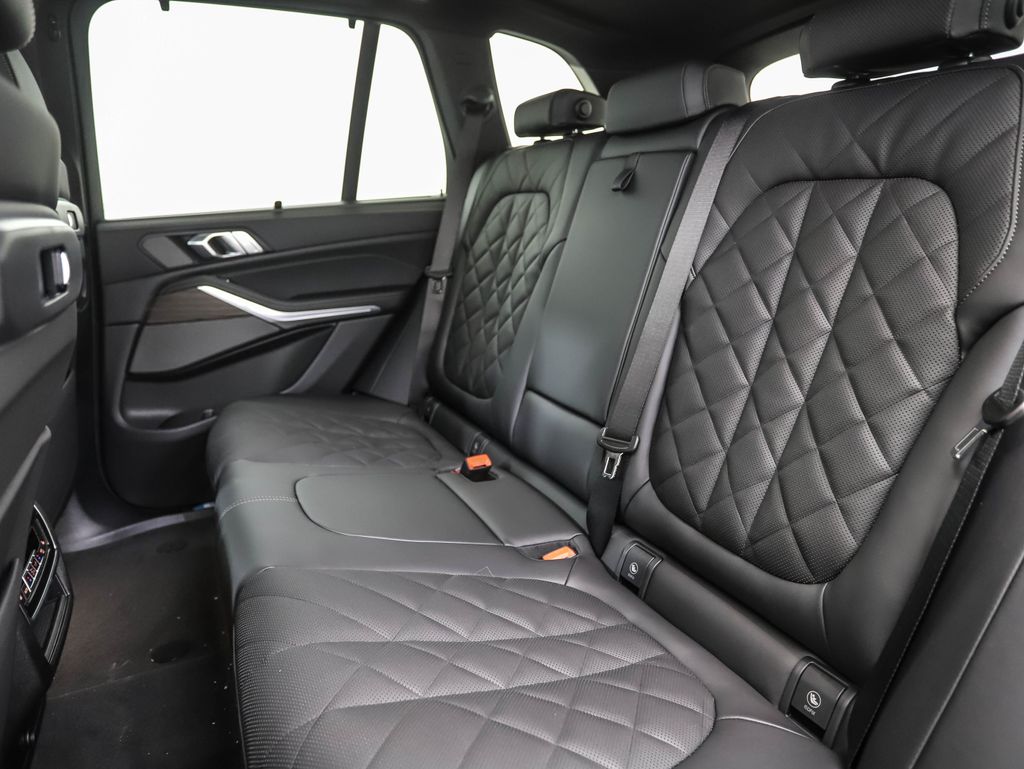 Thumbnail: 2026 BMW X5 - 22