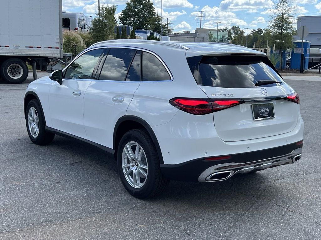 2025 Mercedes-Benz GLC GLC 300 6