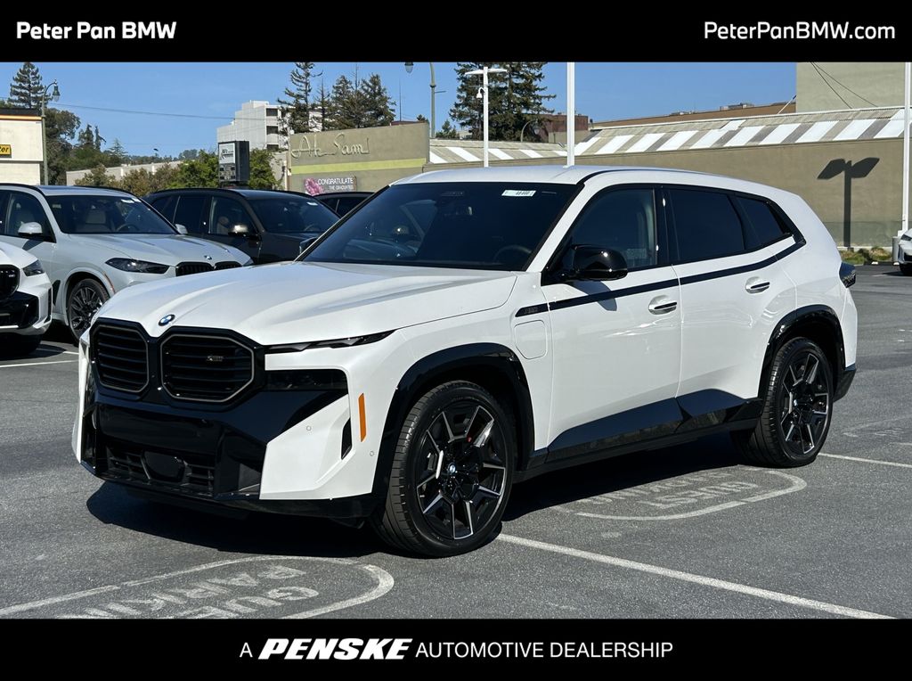 2025 BMW XM  Hero Image