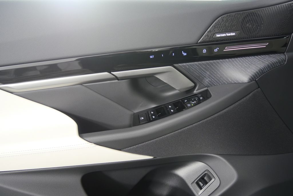 Thumbnail: 2026 BMW 5 Series - 9