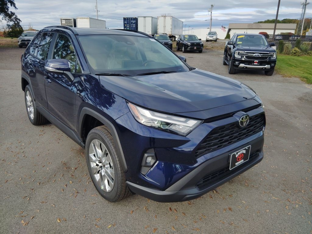 2025 Toyota RAV4 XLE Premium's photo